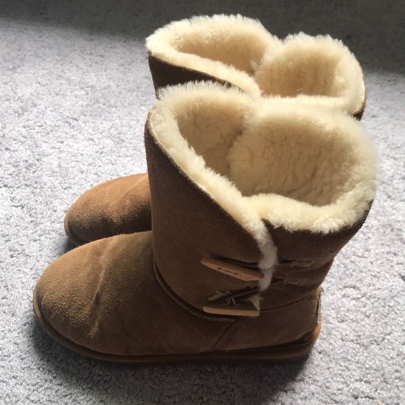 bearpaw boots - Picture 2 of 3